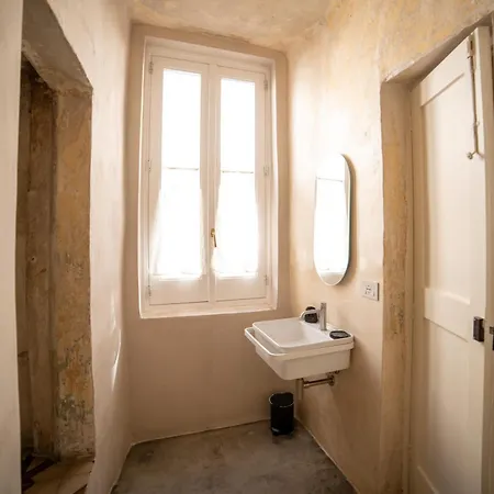 Fundacari Oda ve Kahvaltı