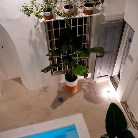 Fundacari Oda ve Kahvaltı 3*